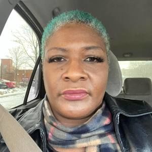 Meet your Posher, Raquel